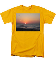 Early Bait Run - Men's T-Shirt  (Regular Fit)