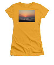 Early Bait Run - Women's T-Shirt (Athletic Fit)