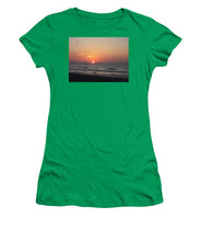 Early Bait Run - Women's T-Shirt (Athletic Fit)