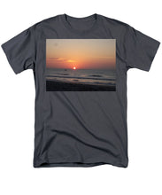 Early Bait Run - Men's T-Shirt  (Regular Fit)