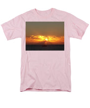 Fishing The Sunburst - Men's T-Shirt  (Regular Fit)