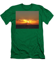 Fishing The Sunburst - Men's T-Shirt (Athletic Fit)