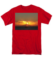 Fishing The Sunburst - Men's T-Shirt  (Regular Fit)