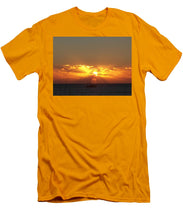 Fishing The Sunburst - Men's T-Shirt (Athletic Fit)