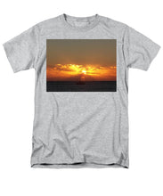 Fishing The Sunburst - Men's T-Shirt  (Regular Fit)