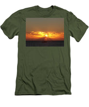 Fishing The Sunburst - Men's T-Shirt (Athletic Fit)