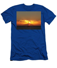 Fishing The Sunburst - Men's T-Shirt (Athletic Fit)