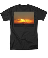 Fishing The Sunburst - Men's T-Shirt  (Regular Fit)