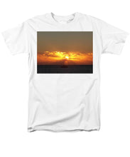Fishing The Sunburst - Men's T-Shirt  (Regular Fit)