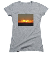 Fishing The Sunburst - Women's V-Neck T-Shirt