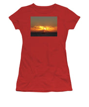 Fishing The Sunburst - Women's T-Shirt (Athletic Fit)