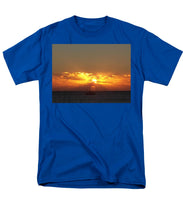 Fishing The Sunburst - Men's T-Shirt  (Regular Fit)