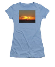 Fishing The Sunburst - Women's T-Shirt (Athletic Fit)