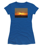 Fishing The Sunburst - Women's T-Shirt (Athletic Fit)