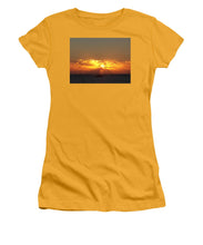 Fishing The Sunburst - Women's T-Shirt (Athletic Fit)